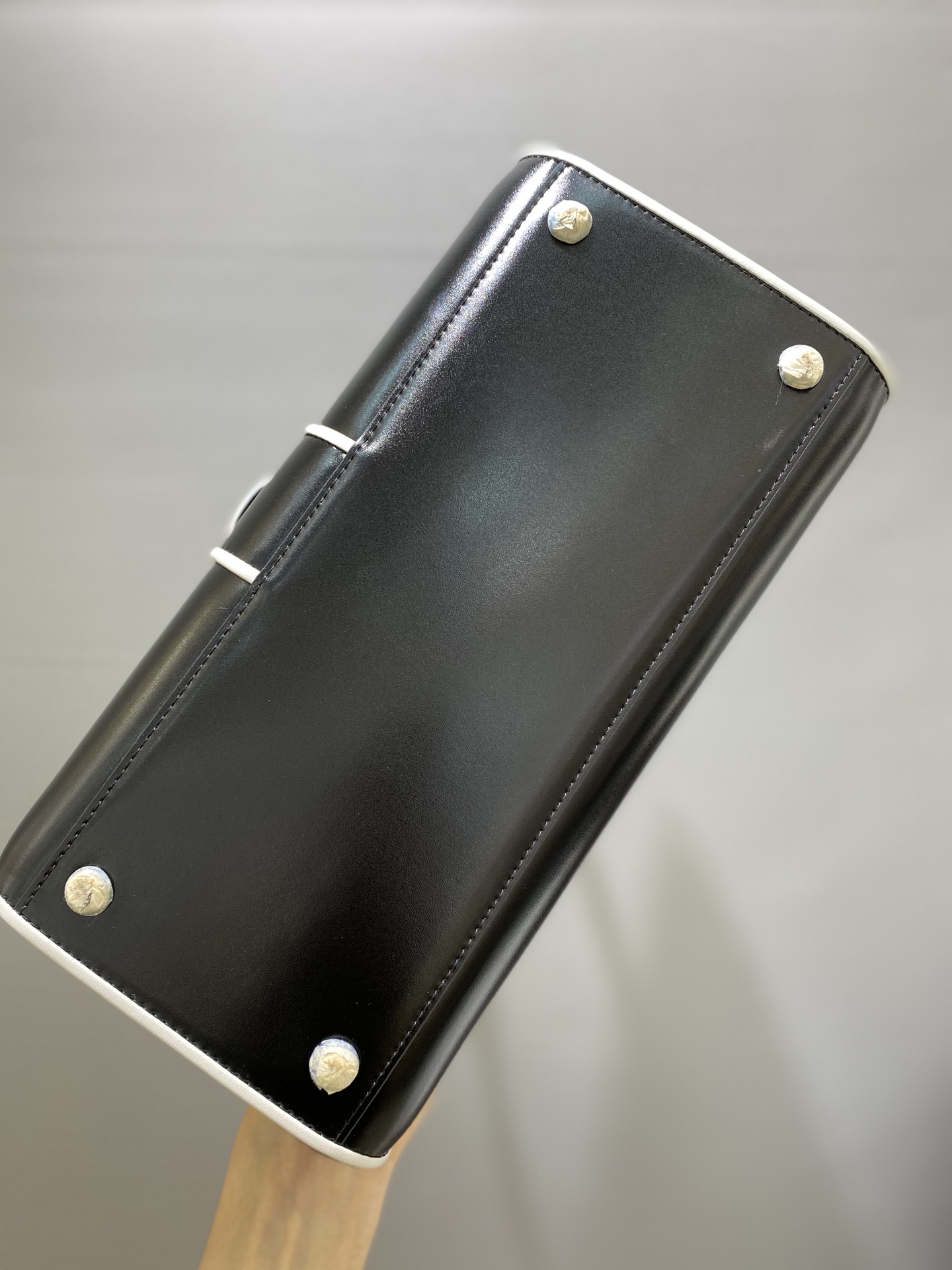 델보 브리앙 복스 토트백 미듐